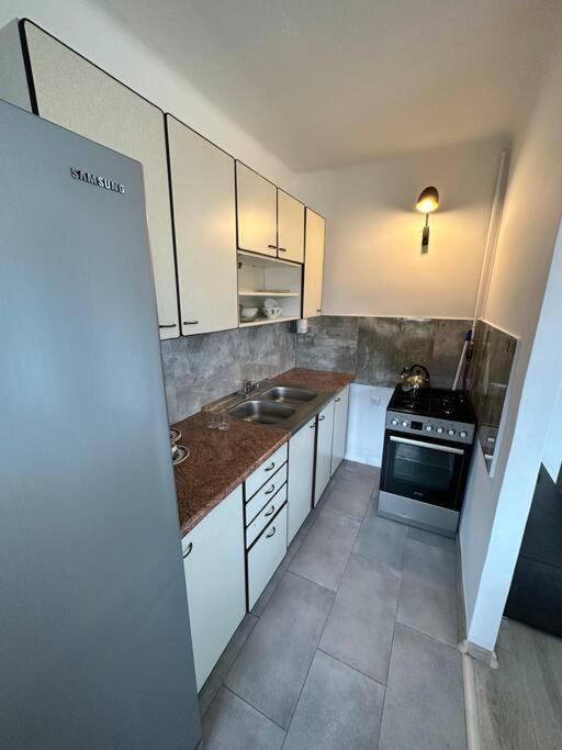 Sunny Apartment In Silesia 첼라드즈 외부 사진